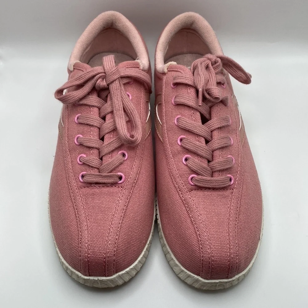 TRETORN NYLITE CANVAS SNEAKERS IN BLUSH PINK WOMEN’S SZ 7.5M
